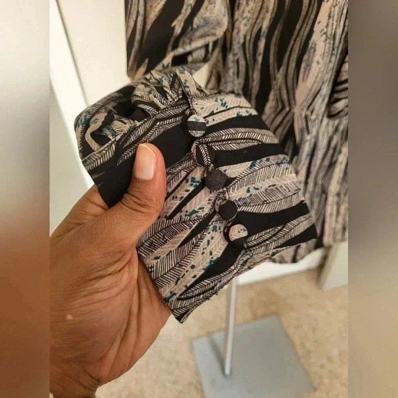 W118 by Walter Baker Geometric Print Black/Tan Blouse with Neck Tie(M)Work Wear - Picture 6 of 8